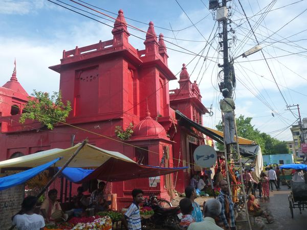 Durga Temple (nebo také Monkey Temple) je věnována bohyni Durga, jedné z podob manželky boha Šivy.
