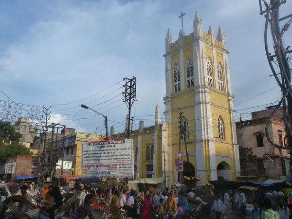 I když je Váránasí zasvěceno bohu Šivovi, lze zde najít i protestantský kostel (St. Thomas Church).