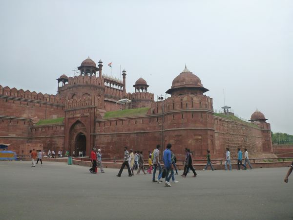 Red Fort ze 17. století patří mezi další z pevností obývaných Mughalskými panovníky.
