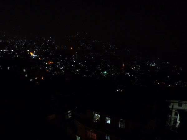 Aizawl v noci.