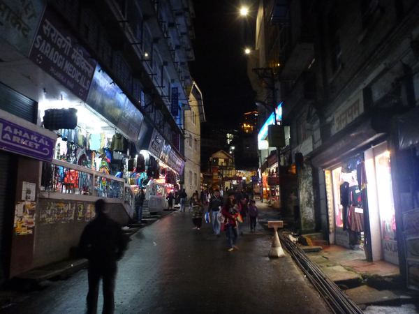 Darjeeling v noci vypadá poměrně stylově.