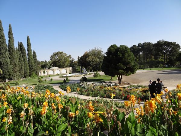 Navštěvujeme i botanickou zahradu Eram, která se může pyšnit více než 900 let starou historií.