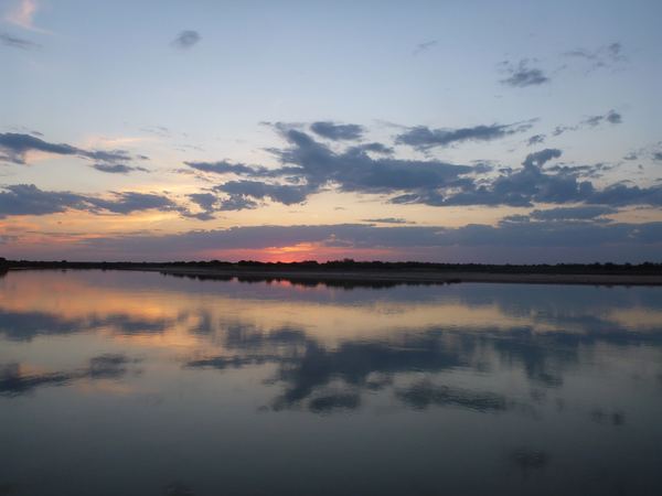 Západ nad Syrdarjí.