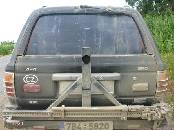 Co tady chybí? ...držák s rezervou.