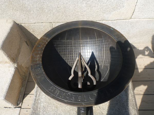 Sluneční hodiny uvnitř paláce Gyeongbok-gung