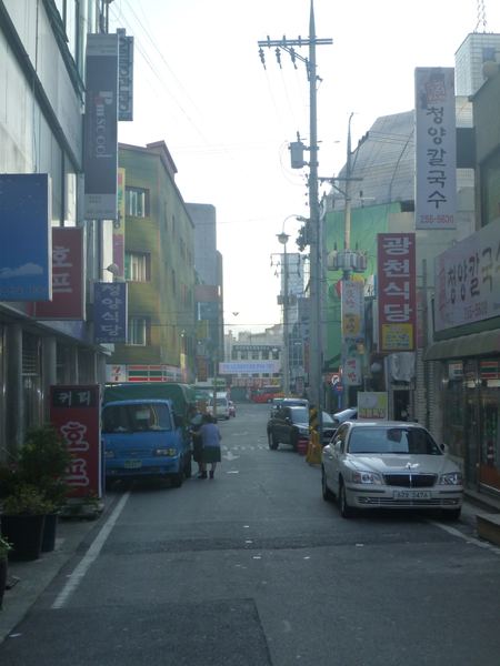 Ráno v ulicích Daejeonu