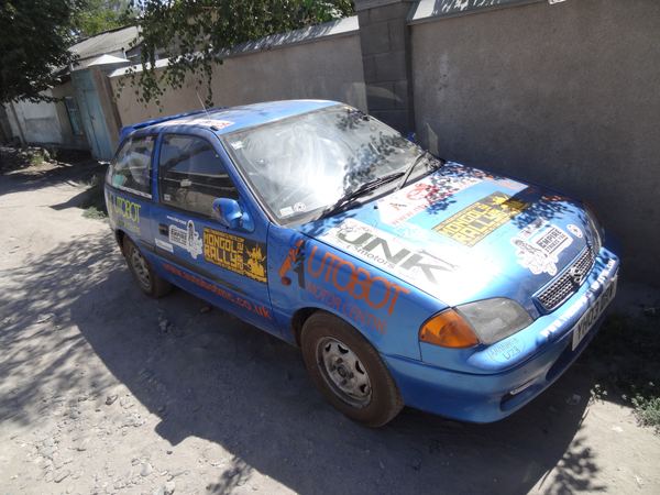 Mongol Rally je charitativní akce pro posádky malých aut (objem motoru by neměl převyšovat 1.0 litru). Jejich trasa je individuální se startem v Londýně a cílem v mongolském Ulanbátrou.