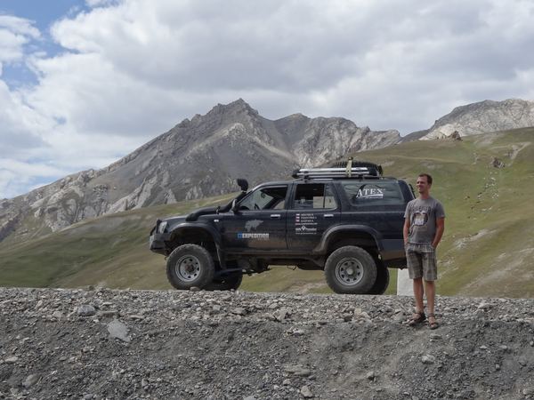 V průsmyku Taldyk (3615 m) zastavujeme ...