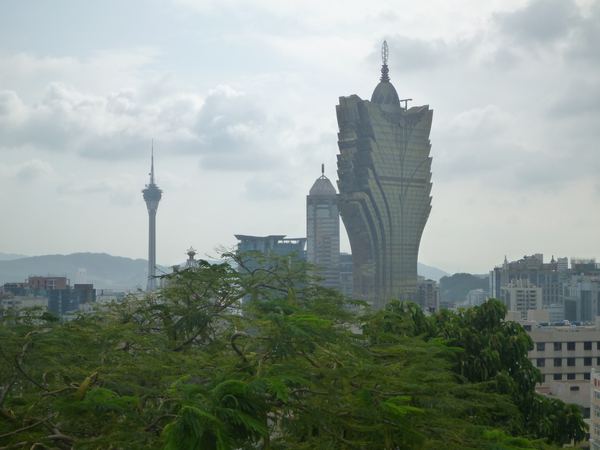Pohled na Macao z pevnosti Guia