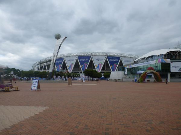 Sobotní ráno kolem stadiónu