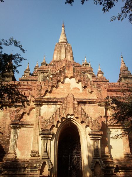 Myanmarem s mobilem v ruce – fotografie 108