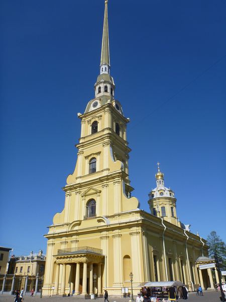 Katedrála Petra a Pavla uvnitř Petropavlovské pevnosti.