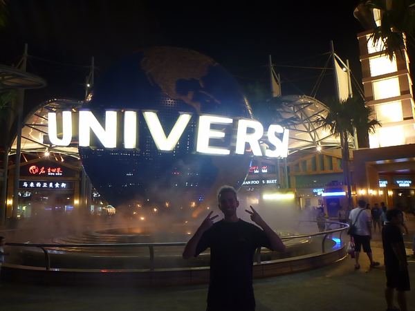 Na ostrově se nachází také zábavní park jednnoho z největších filmových studií Universal Pictures.