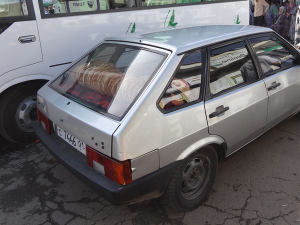 A takhle se lepešky na trh vozí.