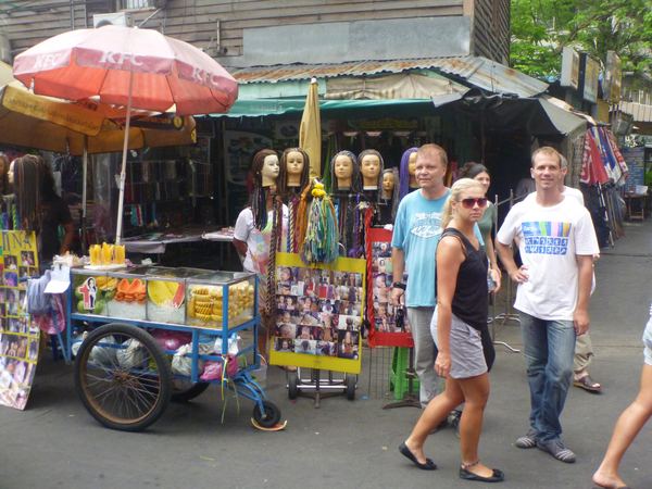 Ještě jedna momentka z turisticky oblíbené Khao San Road. Pro nás hrůzostrašná podívaná.
