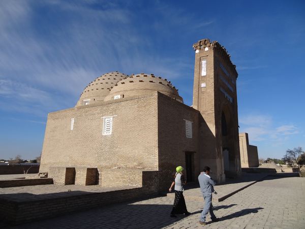 Mausoleum Najmuddina Kubry (zakladatele jednoho z řádů súfismu) je považováno za posvátné místo.