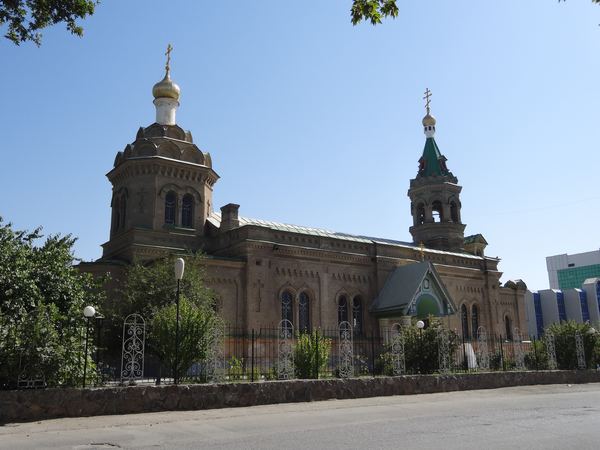 Katedrála sv. Alexeje z roku 1911 se pyšní zcela odlišnou architekturou.