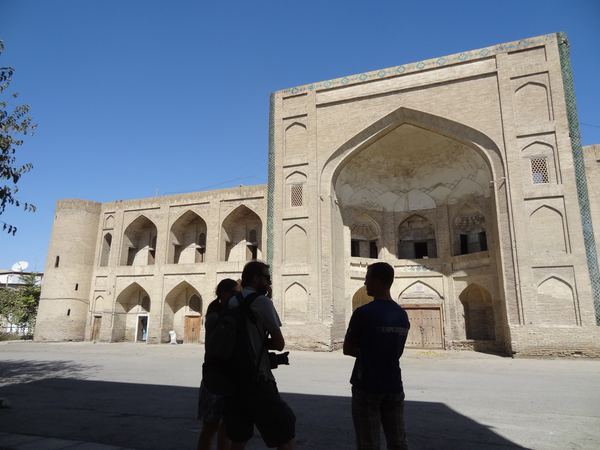 Další mešita/madrasa. Ačkoliv se jedná o velice pěkné stavby, začínáme být v této chvíli trochu "přemešitovaní".