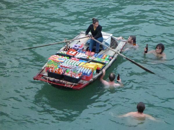 Výlet do zátoky Ha Long - vodní bar v Jihočínském moři