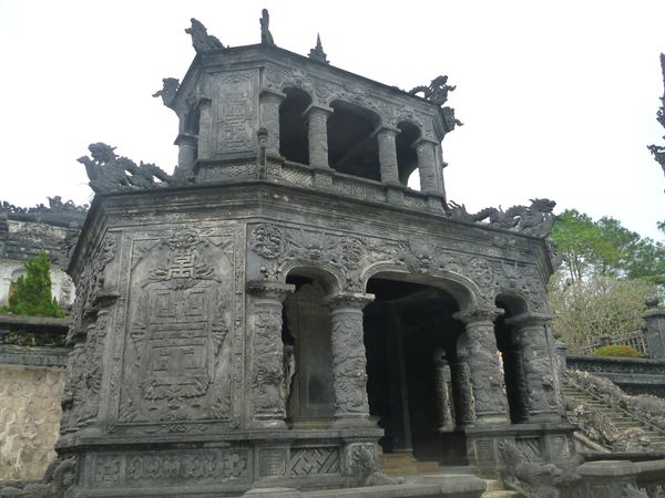 Hue - císařská hrobka Khai Dinh